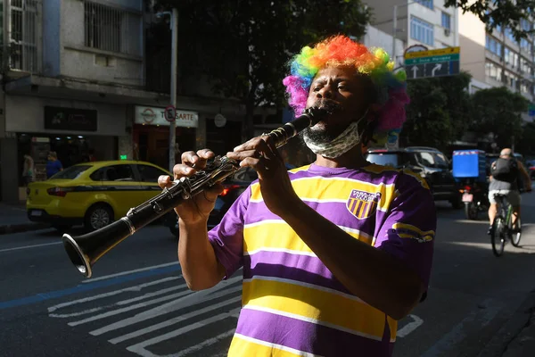 Рио Жанейро Бразилия Мая 2021 Года Уличный Художник Играющий Саксофоне — стоковое фото
