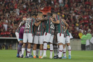 Rio de Janeiro, Brezilya, 2 Nisan 2022 Fluminense takımından futbolcular, Maracan Stadyumu 'ndaki Carioca şampiyonası için Flamengo maçında..