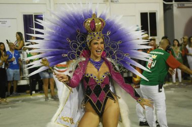 Rio de Janeiro, Brezilya, 24 Nisan 2022. Grande Rio samba okulu, Rio de Janeiro karnavalı sırasında.