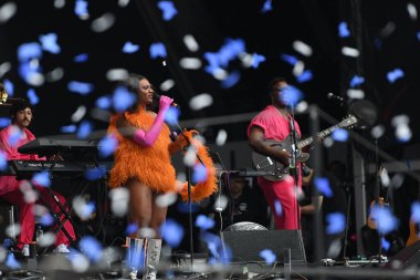 Rio de Janeiro, Brezilya, 11 Eylül 2022. Şarkıcı ve aktris Liniker, Rio 2022 Rock 'taki gösterisi sırasında, Rio de Janeiro şehrinde.