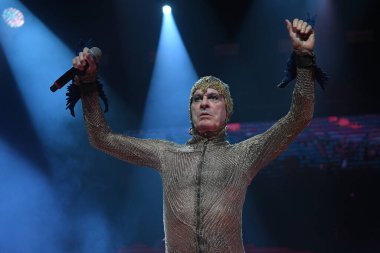 Rio de Janeiro, Brezilya, 30 Eylül 2022. Brezilyalı şarkıcı Ney Matogrosso Rio de Janeiro 'daki Qualistage konser salonunda sergiledi..