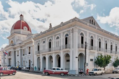 Neoklasik sömürge binası, Valilik Sarayı, tarihi şehir merkezi Cienfuegos, Küba.