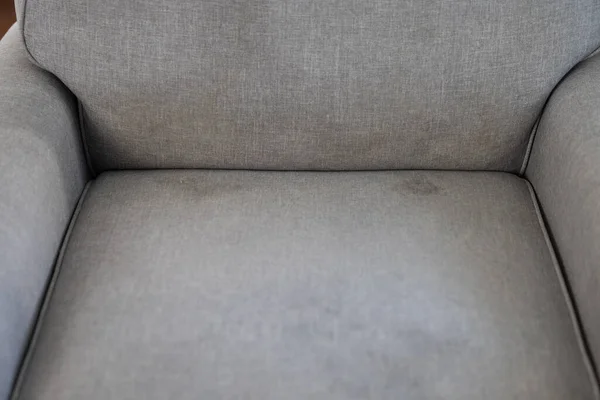 需要清洁的 沾满污渍的客厅椅子近景 — 图库照片