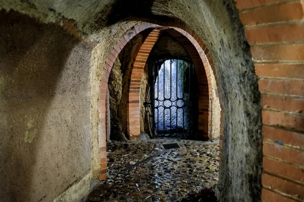 Pilsen, Repubblica Ceca - 17 settembre 2021: Pilsen Historical Underground, un labirinto di passaggi, cantine e pozzi sotto Pilsen oldtown. Focus selettivo — Foto Stock