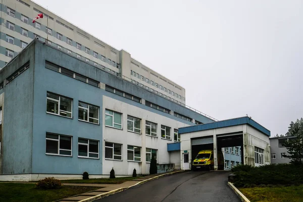 Daugavpils, Lettland - 11. November 2021: Daugavpils Regional Hospital, Daugavpils ist die Stadt mit der höchsten Covid-19-Inzidenz in Lettland — Stockfoto