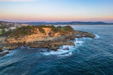 The Skillion at Terrigal in the Central Coast, NSW, Avustralya 'dan gün doğumu görüntüleri.