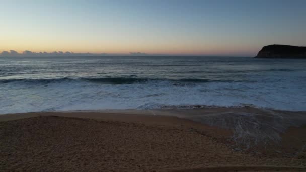 Sunrise Seascape Clear Skies Waves Copacabana Central Coast Nsw Australia — Stock video