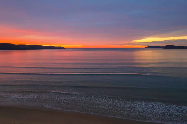 Farbenfroher Wolkenbedeckter Sonnenaufgang Umina Beach Der Central Coast Nsw Australien — Stockfoto