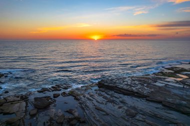The Skillion at Terrigal in the Central Coast, NSW, Avustralya 'dan gün doğumu görüntüleri.