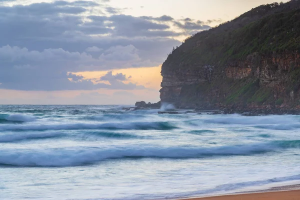 Sunrise Seascape Con Onde Buone Dimensioni Macmasters Beach Sulla Costa — Foto Stock