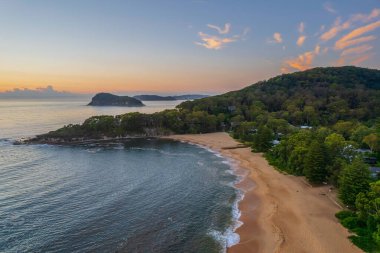 Pearl Sahili 'nde gün doğumu Central Coast, NSW, Avustralya.