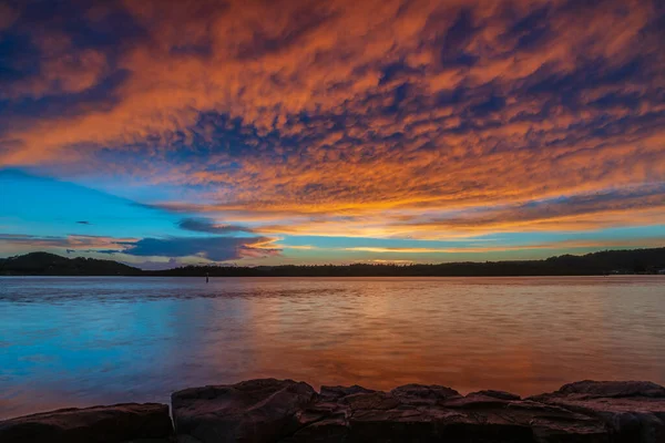 Paisaje Acuático Amanecer Con Cielo Lleno Nubes Woy Woy Costa — Foto de Stock