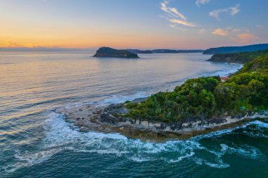 Pearl Sahili 'nde gün doğumu Central Coast, NSW, Avustralya.