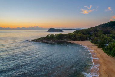 Pearl Sahili 'nde gün doğumu Central Coast, NSW, Avustralya.