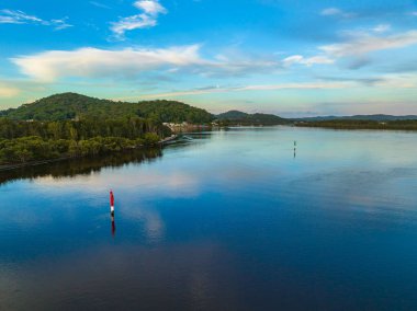 Woy Woy rıhtımında gün batımı Orta Sahilde, NSW, Avustralya.