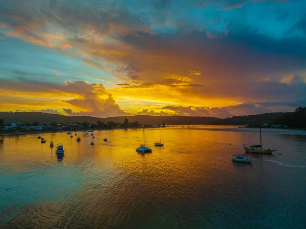 Vacker Soluppgång Himmel Över Kanalen Ettalong Beach Central Coast Nsw — Stockfoto