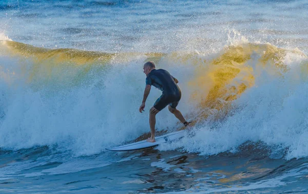 Surfista Onda Avoca Beach Costa Central Nsw Austrália — Fotografia de Stock