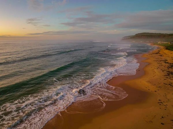 Soluppgång Havsutsikt Med Moln Vid Shelly Beach Central Coast Nsw — Stockfoto