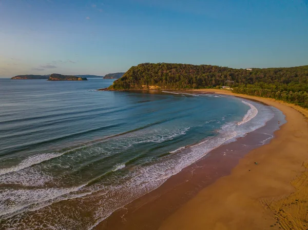 Sunrise Seascape Small Waves Mostly Clear Skies Umina Beach Central — Stock Photo, Image