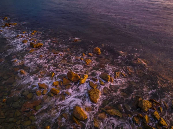 Poranny Lot Nad Morzem Skałami Plaży Avoca Środkowym Wybrzeżu Nsw — Zdjęcie stockowe