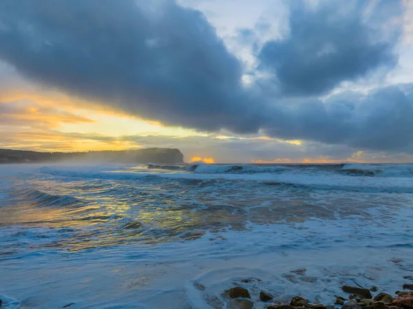 Aerial Sunrise Sea Cape 13Ft Waves Rain Clouds Macmasters Beach — Foto de Stock