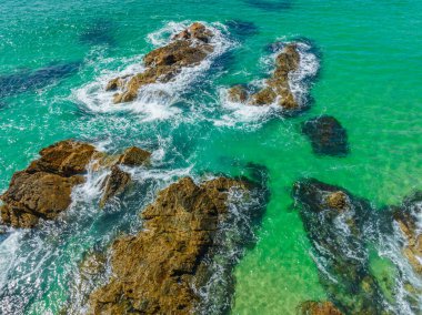 Forster-Tuncurry, NSW, Avustralya 'daki Barrington sahilindeki Burgess Sahili' nde gündüz deniz manzarası.
