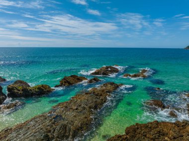 Forster-Tuncurry, NSW, Avustralya 'daki Barrington sahilindeki Burgess Sahili' nde gündüz deniz manzarası.