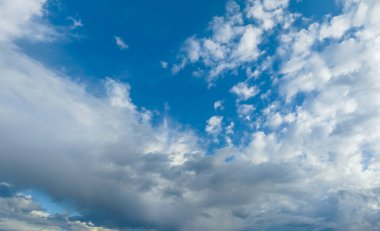 Fırtına Woy Woy 'un üzerinden geçerken NSW, Avustralya.