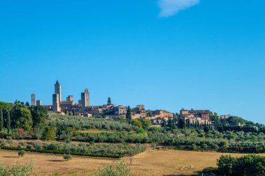 Küçük bir ortaçağ kasabası olan San Gimignano, Toskana, İtalya