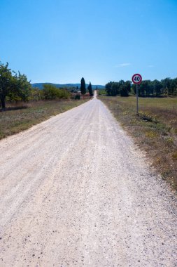 Francigena yolu boyunca düz yol, Toskana