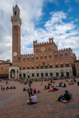 Güzel Palazzo Pubblico ve Torre del Mangia Piazza del Campo, Siena, İtalya