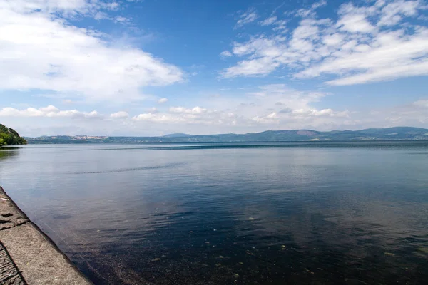 Paisaje Del Lago Bracciano Lacio Italia — Foto de Stock