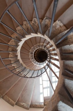 Görkemli Villa d 'Este, Tivoli, Lazio' nun içindeki antik muhteşem spiral merdiven.