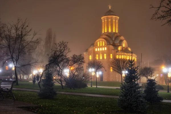 Sint Katherina Kerk Nachts — Stockfoto