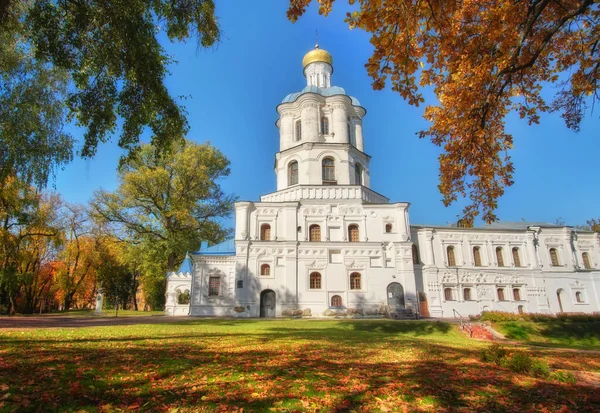 Chernihiv Collegium Sonbaharda Val 'de