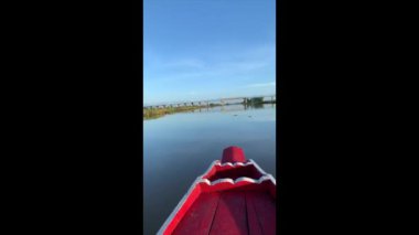 göl teknesi görünümü dikey