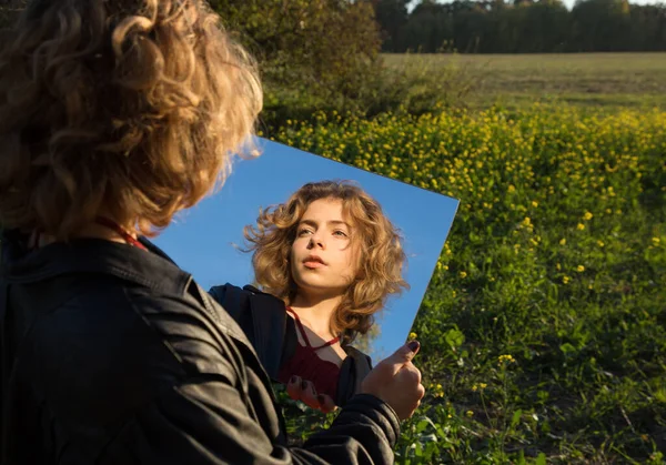 Sensual Portrait Beautiful Teenager Girl Years Old Reflection Mirror Youth — Stockfoto