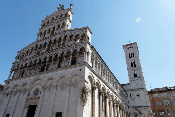 Roma Katolik Bazilikası'nın Kilisesi, San Michele Foro içinde. Lucca, İtalya