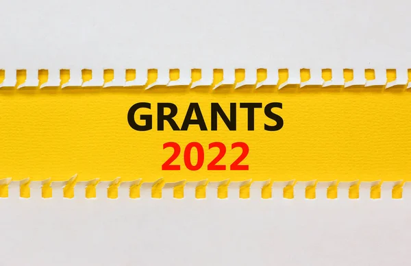 2022 Concede Símbolo Ano Novo Livro Branco Amarelo Com Palavras — Fotografia de Stock