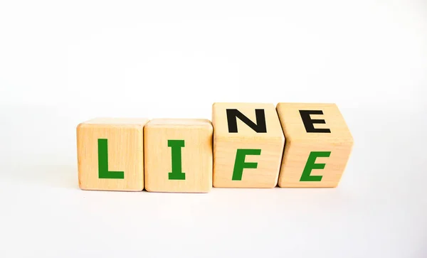 Lifeline Símbolo Linha Vida Virou Cubos Mudou Palavra Vida Para — Fotografia de Stock