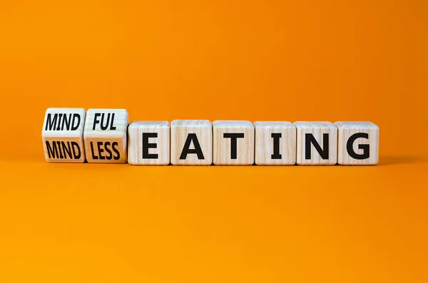 Mindful Mindless Eating Symbol Turned Wooden Cubes Changed Words Mindless — Stock Photo, Image