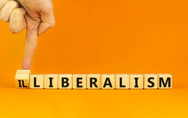 Illiberalismo Liberalismo Símbolo Hombre Negocios Vuelve Cubo Cambia Palabra Illiberalismo —  Fotos de Stock