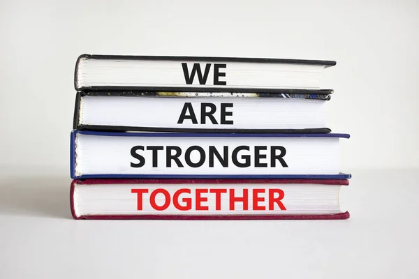 Erősebb Együtt Szimbólum Könyvek Együtt Erősebbek Vagyunk Szavakkal Gyönyörű Fehér — Stock Fotó