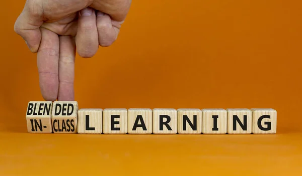 Blended Class Learning Symbol Businessman Turns Cubes Changes Words Blended — Stock Photo, Image