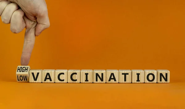 Yüksek Düşük Aşı Sembolü Küplere Dönüştü Kelimeleri Düşük Aşı Yerine — Stok fotoğraf