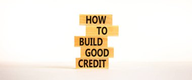 İyi bir kredi sembolü oluştur. Sözcüklerle ahşap bloklar nasıl iyi kredi oluşturulur. Güzel beyaz arka plan, kopyalama alanı. İş ve iyi kredi konsepti oluşturmak.