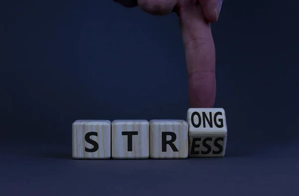 Güçlü Stres Sembolü Doktor Konsept Kelimelerle Ahşap Bir Küpü Güçlü — Stok fotoğraf