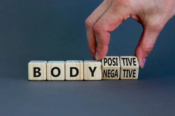 Cuerpo Símbolo Positivo Negativo Psicólogo Vuelve Cubos Cambia Las Palabras — Foto de Stock