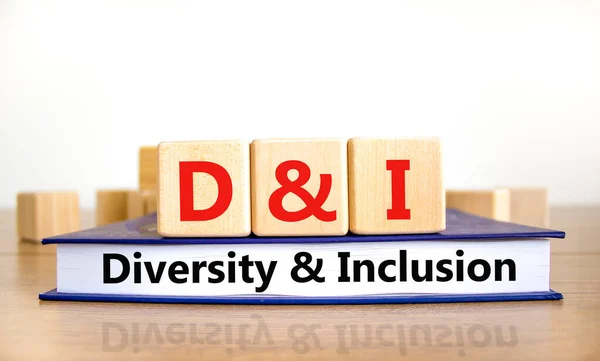 Símbolo Diversidade Inclusão Conceito Palavras Diversidade Inclusão Cubos Madeira Livro — Fotografia de Stock