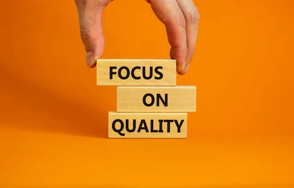 Focus Quality Symbol Concept Words Focus Quality Blocks Beautiful Orange — Stock Photo, Image